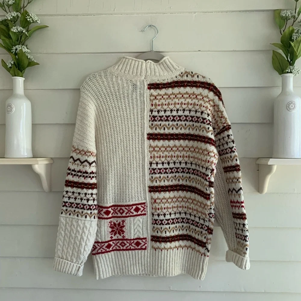 American Eagle Mock Neck Fair Isle Snowflake Sweater Size Small - Picture 6 of 14